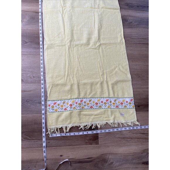 3 Vintage Irregulars Yellow Bath Towels Embroidered Flower Hand Towel Retro - Picture 14 of 14